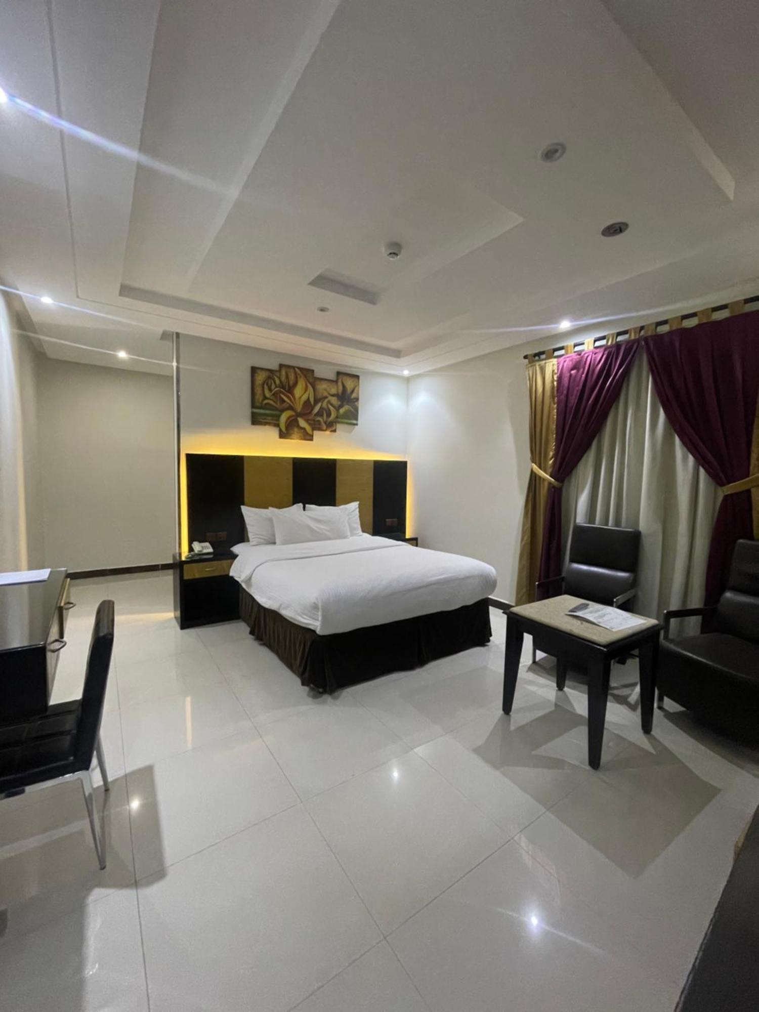 Tulip Al Rawdah Aparthotel Riyadh Exteriör bild