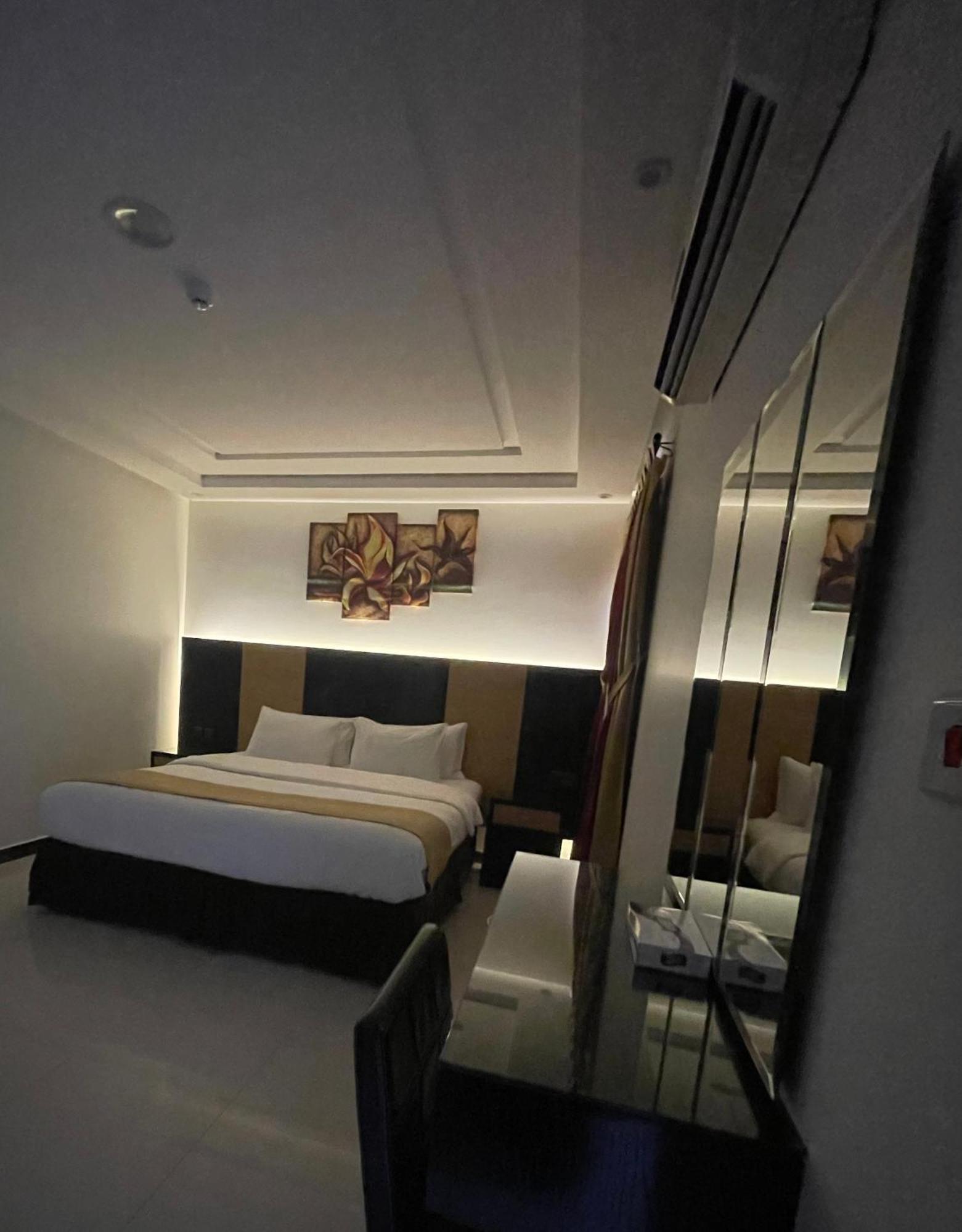Tulip Al Rawdah Aparthotel Riyadh Exteriör bild